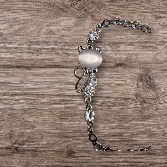 🩷3 for $15: Silver Enamel & Crystal Cat Bracelet, 7"+2" Extender, NWO - Picture 2 of 3